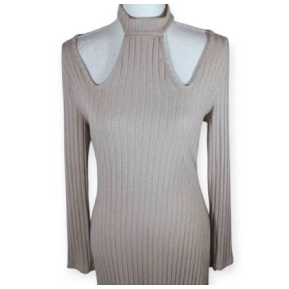CHARLOTTE RUSSE CREAM BODYCON TURTLENECK CUTOUT DRESS SZ.L EUC. - Picture 3 of 8